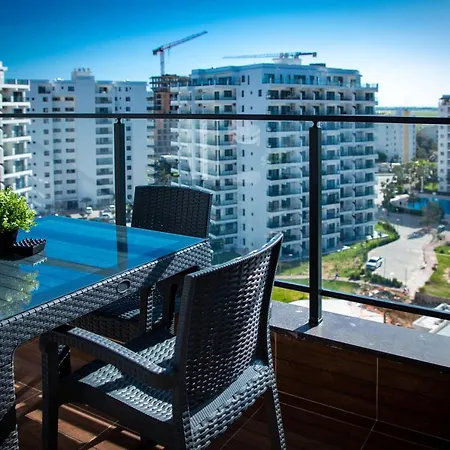 Modern Two Bedroom In Caesar & Spa, Long *